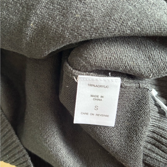 Cap Sleeved Sweater Dress - Picture 4 of 6